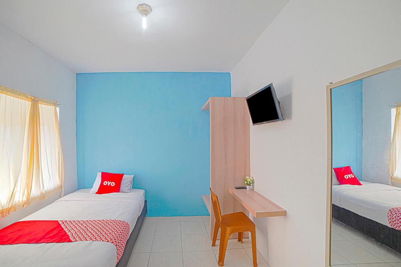 Oyo 90637 Rumah Ni Karo Medan Eksteriør bilde