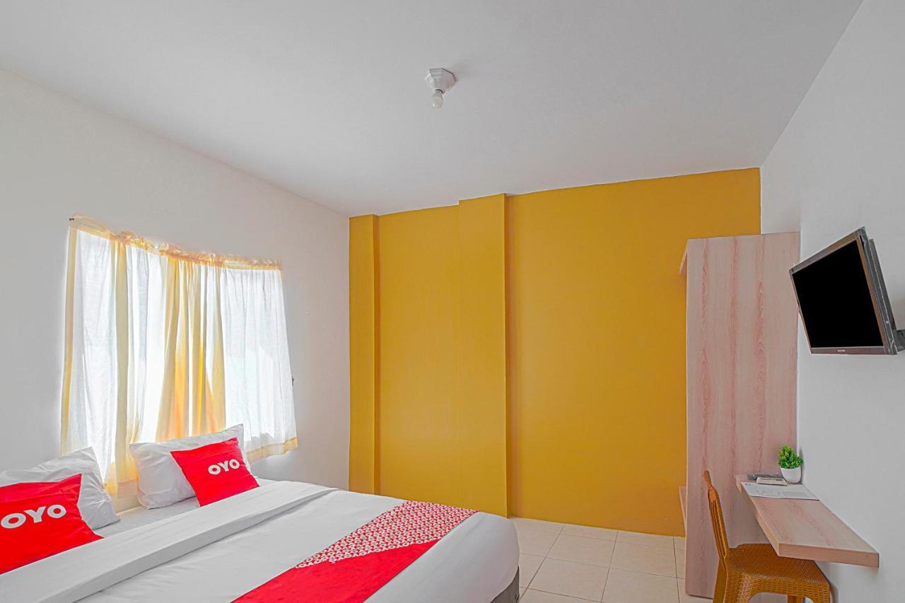 Oyo 90637 Rumah Ni Karo Medan Eksteriør bilde