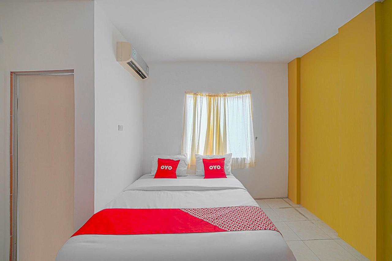 Oyo 90637 Rumah Ni Karo Medan Eksteriør bilde
