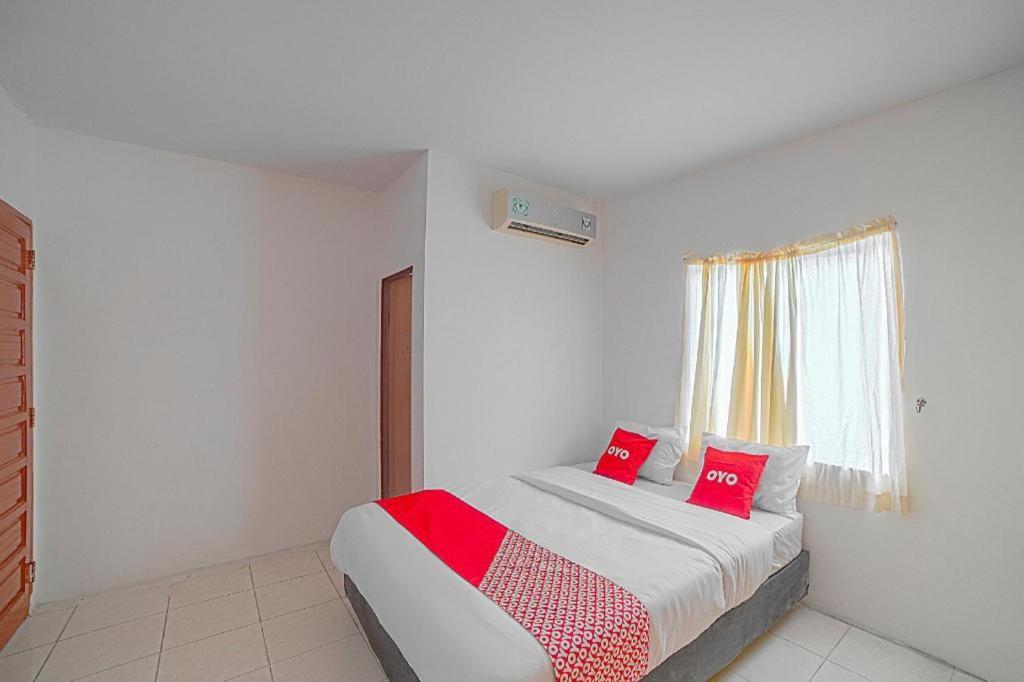 Oyo 90637 Rumah Ni Karo Medan Eksteriør bilde
